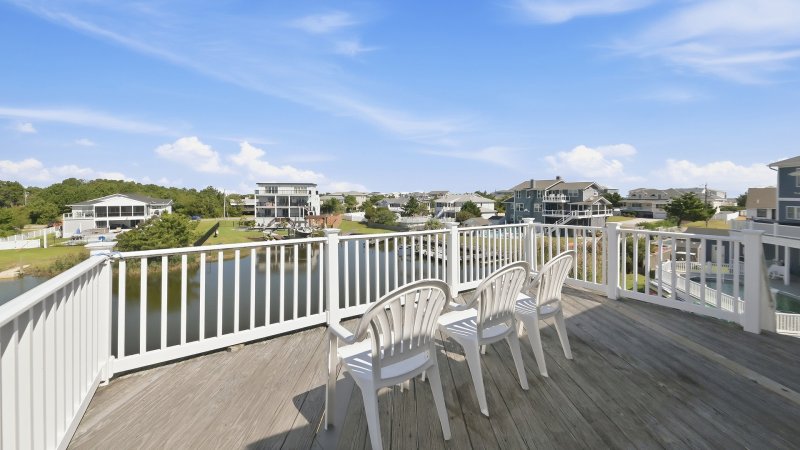 No Comparison Bayside – Deck