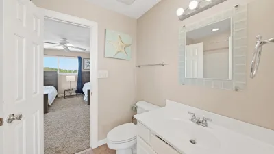 No Comparison Bayside – Common Bath for BR3 and BR4