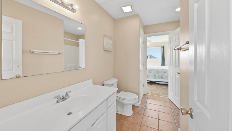 No Comparison Bayside – Common Bath for BR5 and BR6