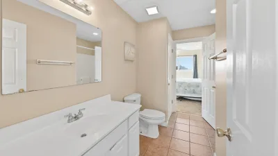 No Comparison Bayside – Common Bath for BR5 and BR6