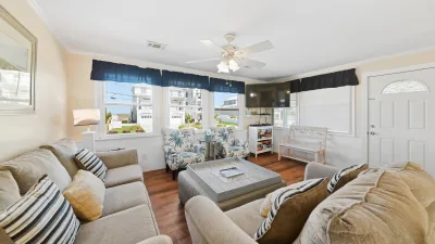 Salty Kisses – Living Room