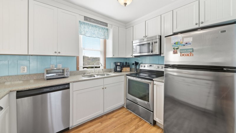 Salty Kisses – Kitchen