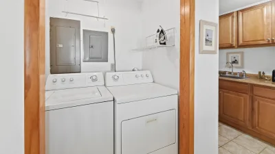 Salty Kisses – Laundry Area