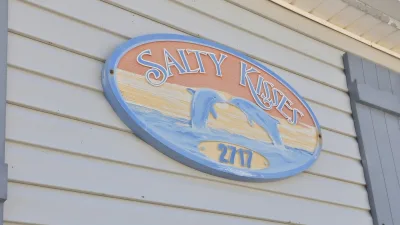 Salty Kisses – Sign