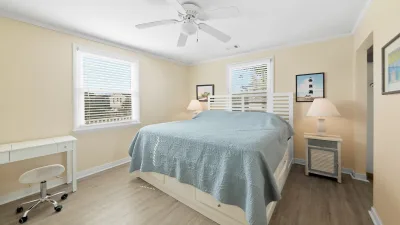 Salty Kisses – Bedroom 1