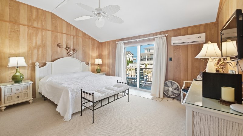 Therapy – Bedroom 1