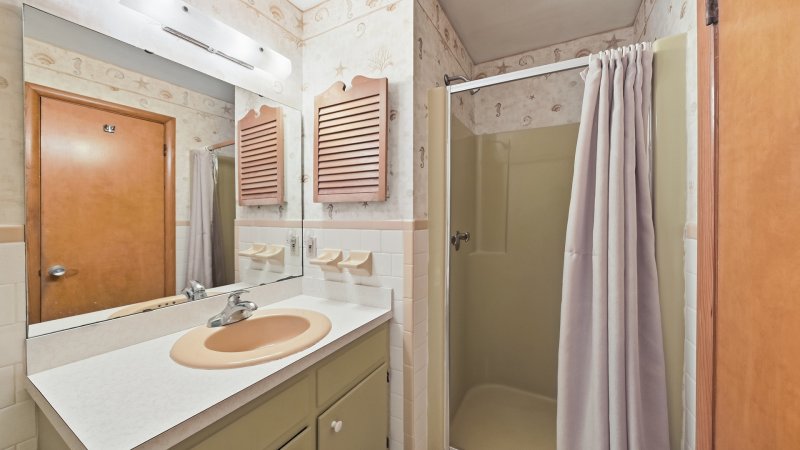 Therapy – Common Bath for BR4, BR5, and BR6