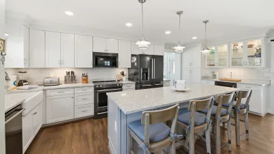 Moon Glow – Kitchen