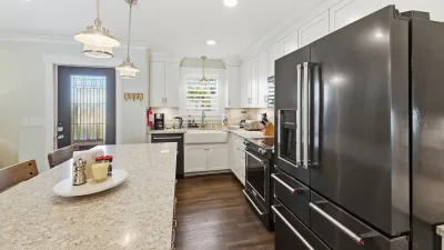 Moon Glow – Kitchen