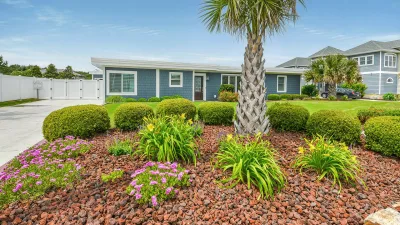Moon Glow – Landscaping
