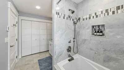 Moon Glow – Private Bath for BR1