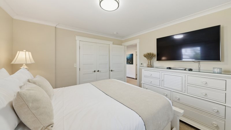 Moon Glow – Bedroom 2
