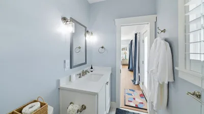 Moon Glow – Private Bath for BR5