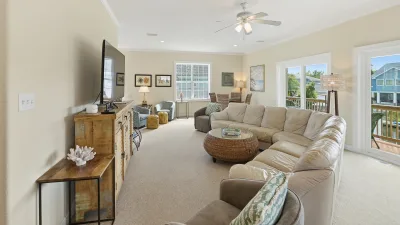 SeaEsta – Living Room