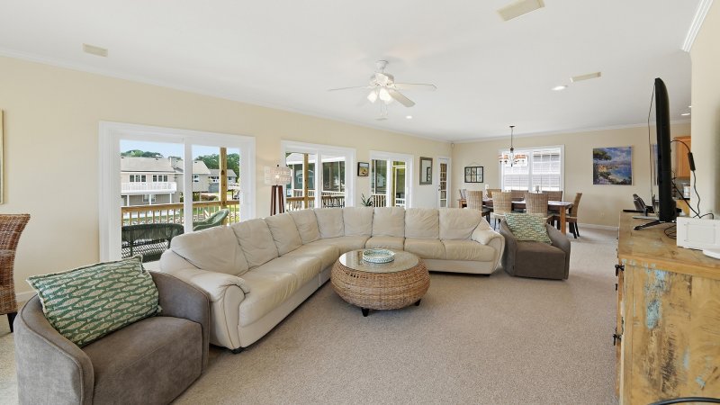 SeaEsta – Living Room