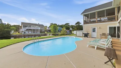 SeaEsta – Pool