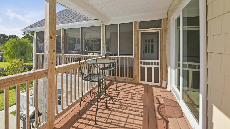 SeaEsta – Covered Deck