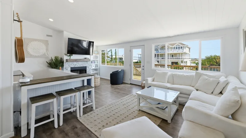 Munchkin's Place – Living Room, pet-friendly Sandbridge rental