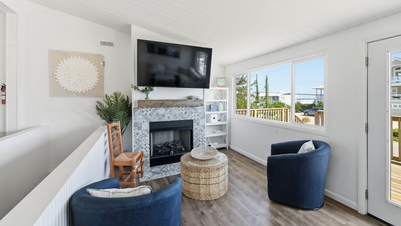 Munchkin's Place – Living Room