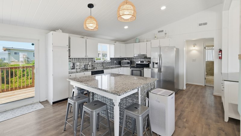 Munchkin's Place – Kitchen