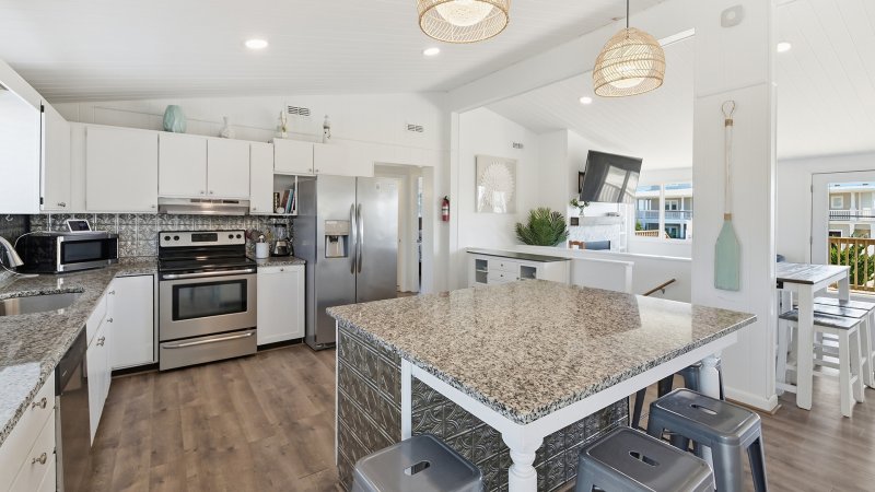 Munchkin's Place – Kitchen