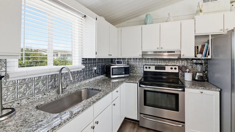 Munchkin's Place – Kitchen