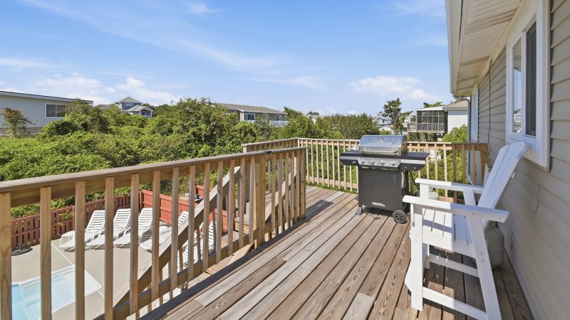 Munchkin's Place – Grill and Deck