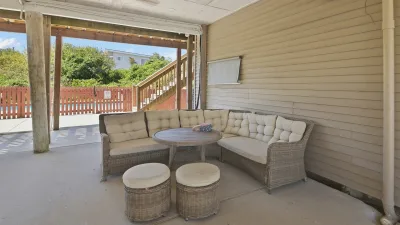 Munchkin's Place – Outdoor Sitting Area