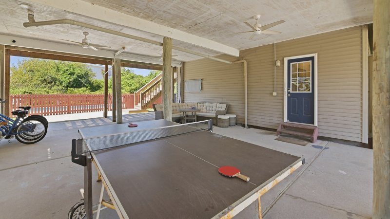 Munchkin's Place – Ping Pong