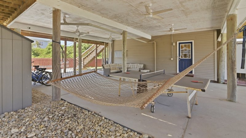 Munchkin's Place – Hammock