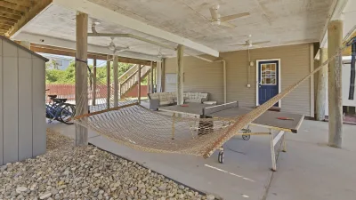 Munchkin's Place – Hammock