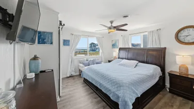 Munchkin's Place – Bedroom 1