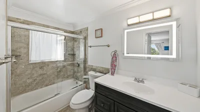 Munchkin's Place – Common Bath for BR1 and BR2