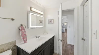 Munchkin's Place – Common Bath for BR1 and BR2
