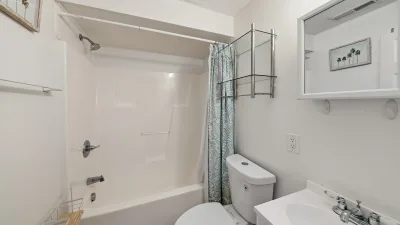 Munchkin's Place – Common Bath for 1st Floor
