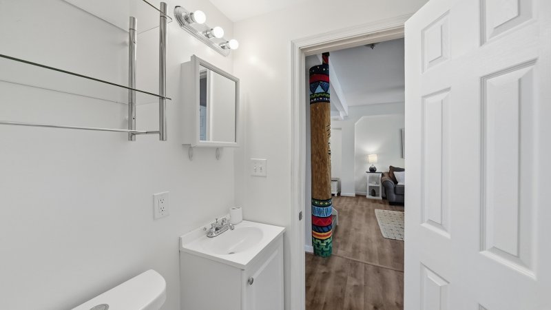 Munchkin's Place – Common Bath for 1st Floor