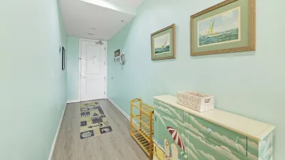 Tranquility Bay – Foyer