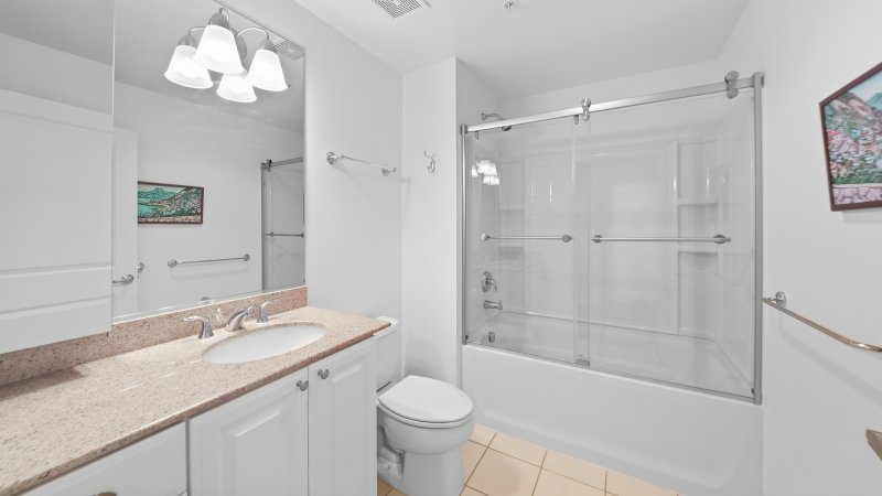 Casa Luna – Common Bath for BR2