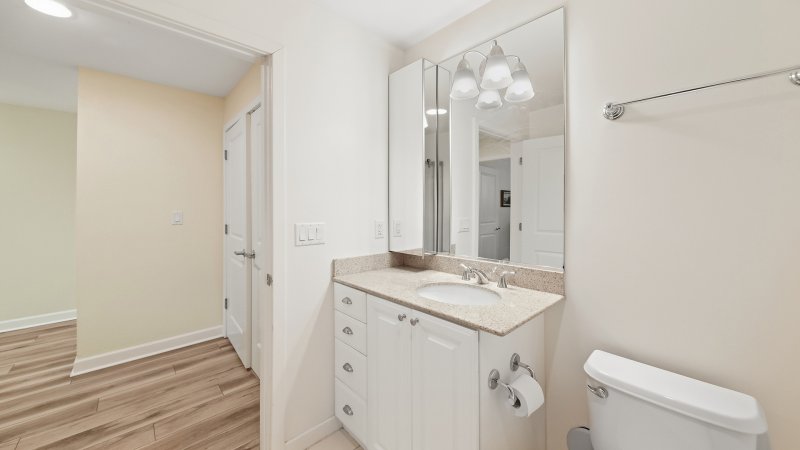 Casa Luna – Common Bath for BR2
