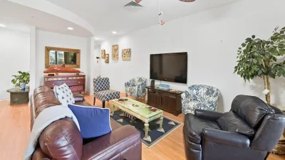 Mango Tango – Living Room