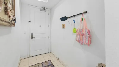 Mango Tango – Foyer