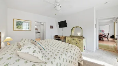Mango Tango – Bedroom 1