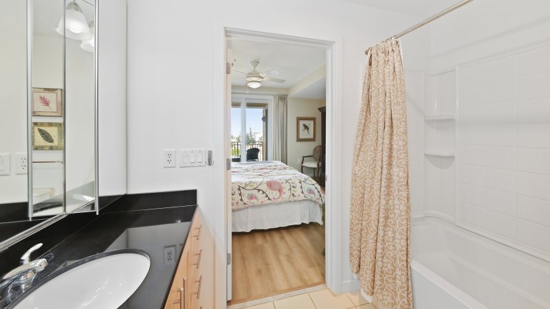 Tranquil Oasis – Private Bath for BR1