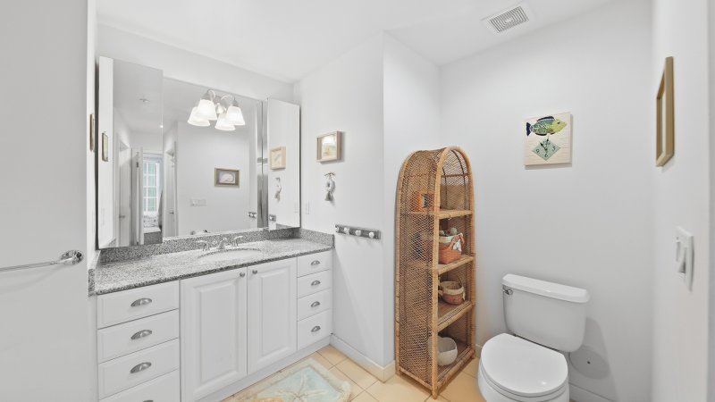 Mango Tango – Private Bath for BR1