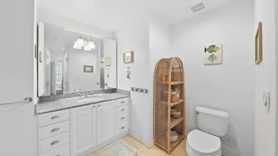 Mango Tango – Private Bath for BR1