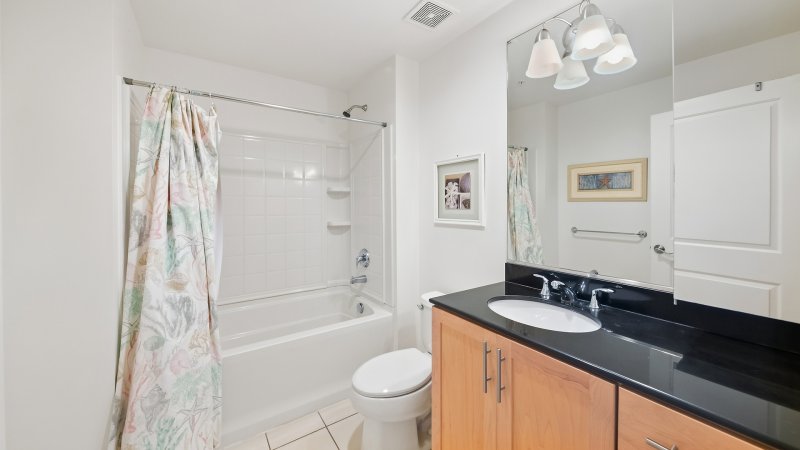 Tranquil Oasis – Common Bath for BR2