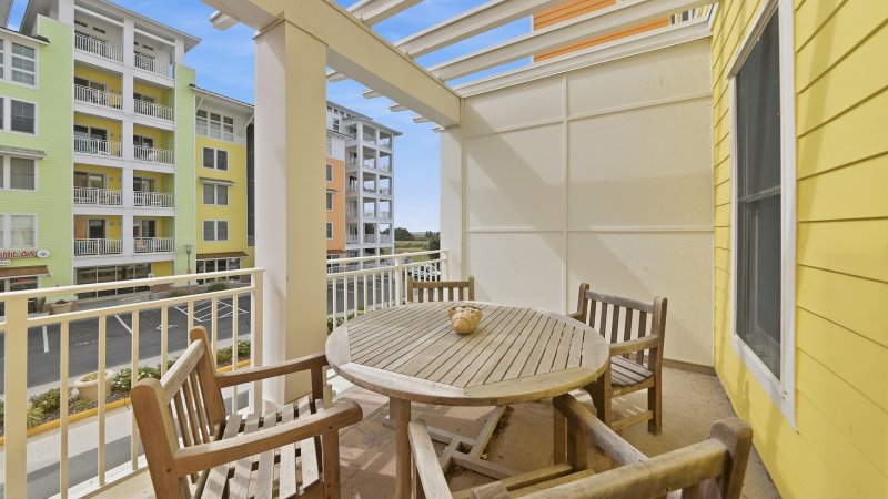Mango Tango – Private Deck for BR1