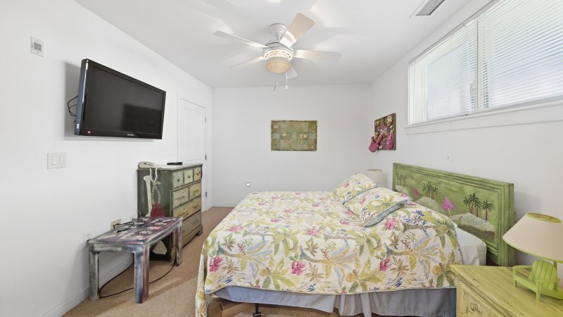 Mango Tango – Bedroom 2