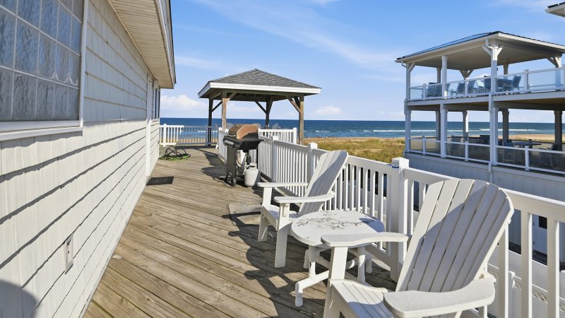 North Star – Grill and Deck