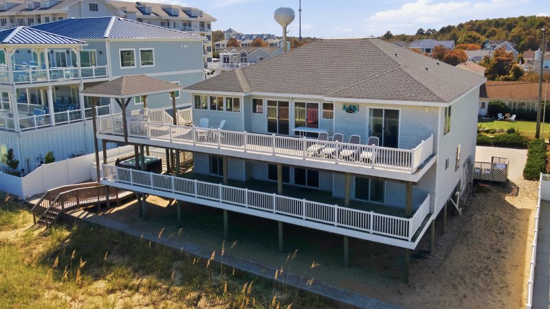 North Star – Exterior